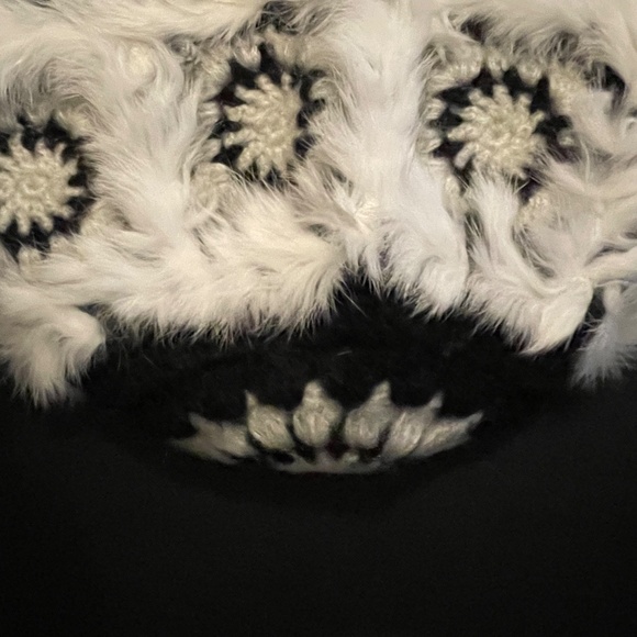 NEW BELLEWAERA BLACK WHITE FLUFFY CROCHET COTTON ANGORA WOOL HAT - Picture 3 of 6